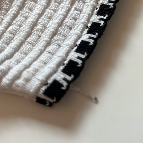 🌻 Black Trim Chanel Style Cropped Button Down Top - Picture 4 of 6